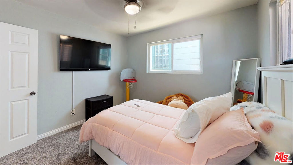 936 W 78th Street, California home-pic-16