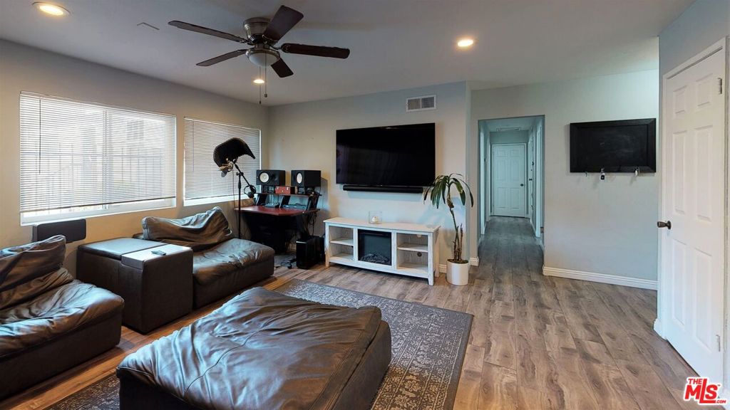 936 W 78th Street, California home-pic-6
