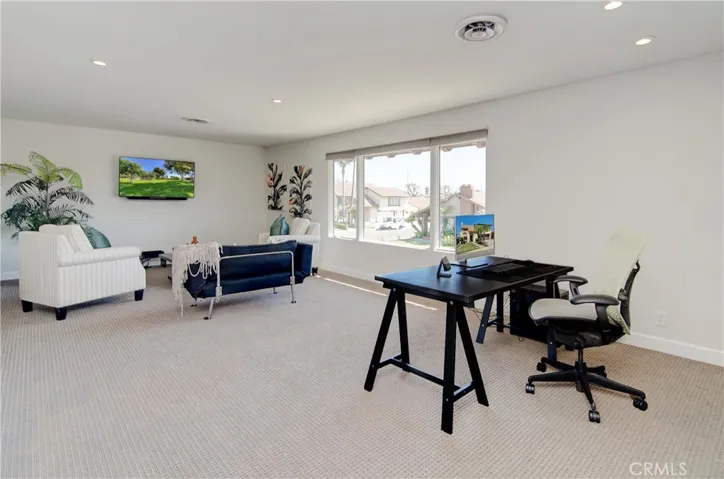 Bonus room is another WOW...perfect for home theatre, home office...or a "home" for in-laws...