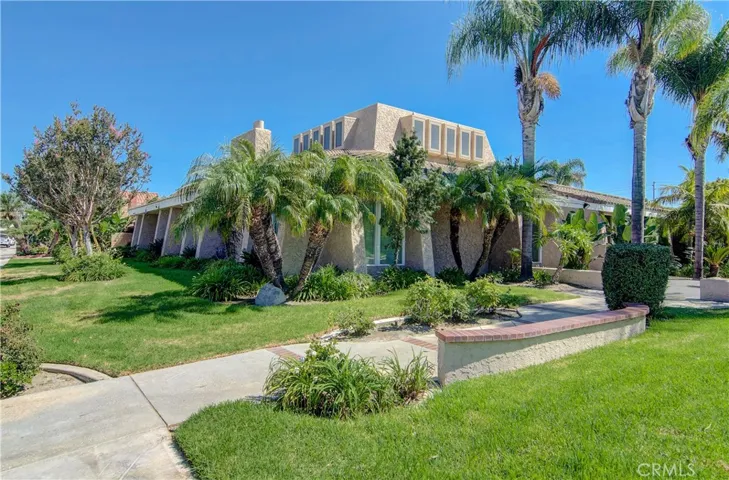 Greenbrook clubhouse is just a few doors away and across the street.