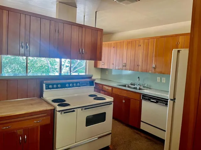 24985 Oneonta Drive, Los Altos Hills, California 94022