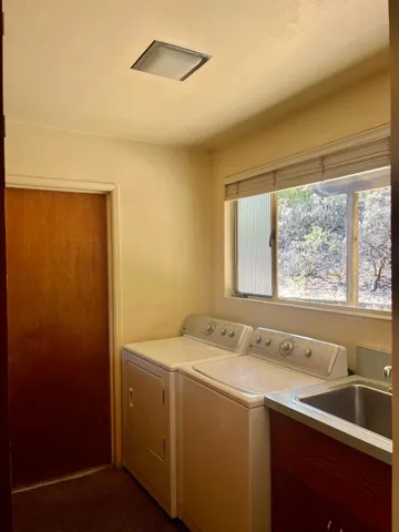 24985 Oneonta Drive, Los Altos Hills, California 94022