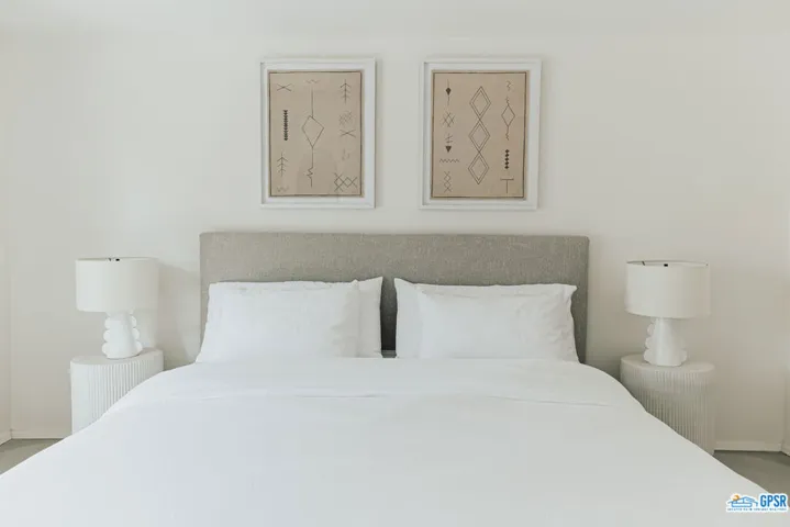 Guest room 2 of 2