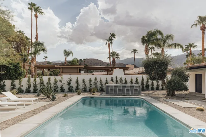 4995 E Cherry Hills Drive, Palm Springs, California 92264