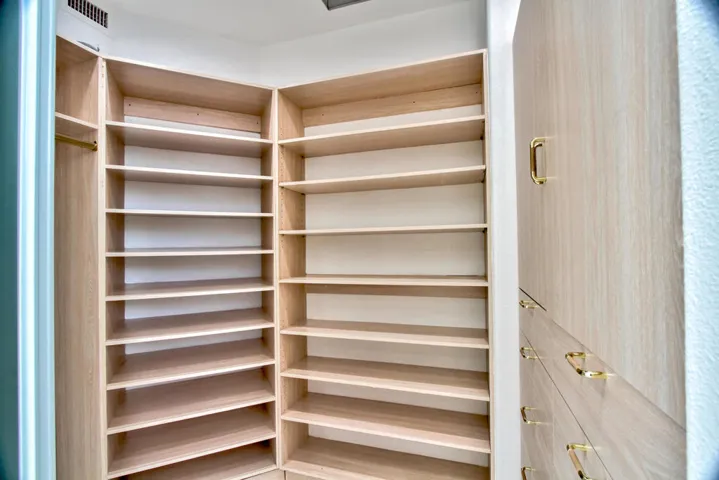 46-Primary-Closet