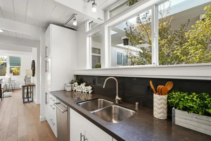 3773 Redwood Circle, Palo Alto, California 94306