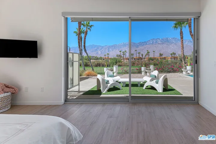 929 Bernardi Lane, Palm Springs, California 92262