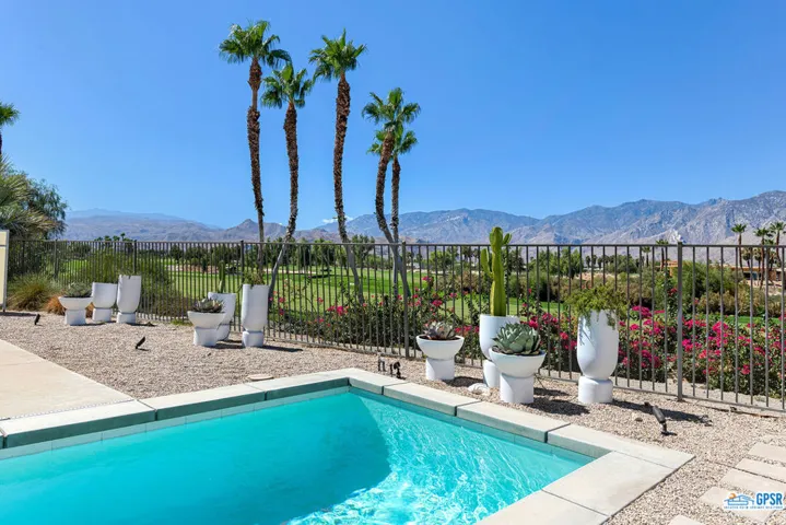 929 Bernardi Lane, Palm Springs, California 92262