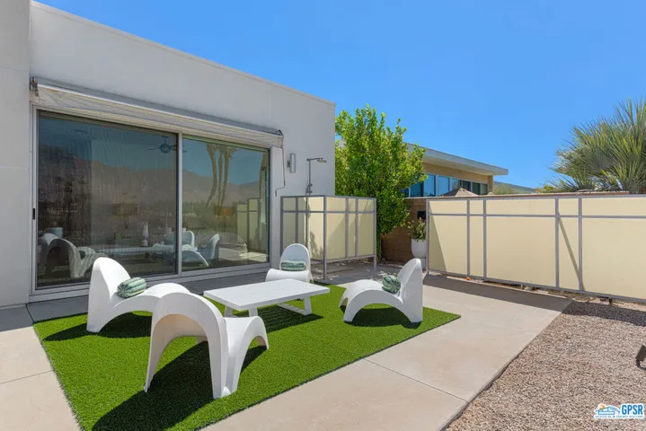 929 Bernardi Lane, Palm Springs, California 92262