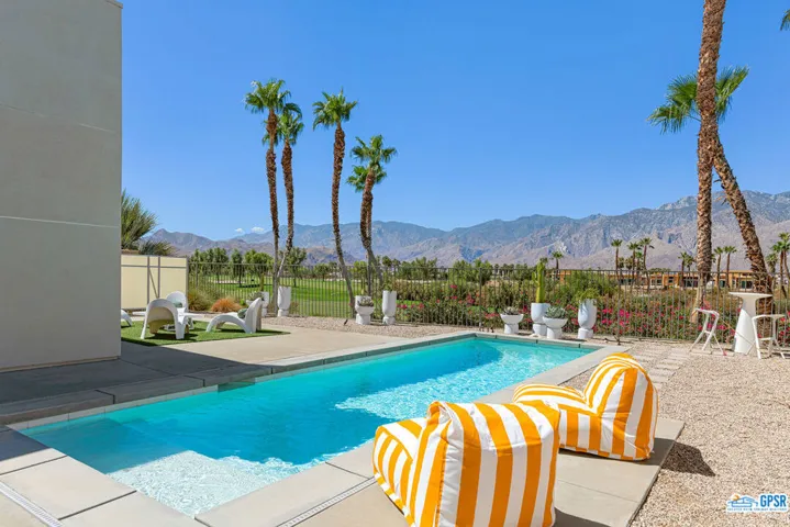 929 Bernardi Lane, Palm Springs, California 92262