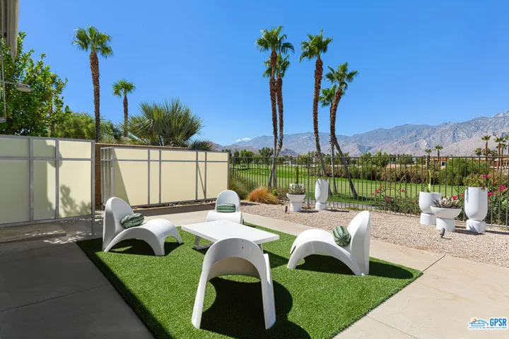 929 Bernardi Lane, Palm Springs, California 92262