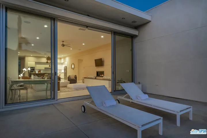 929 Bernardi Lane, Palm Springs, California 92262