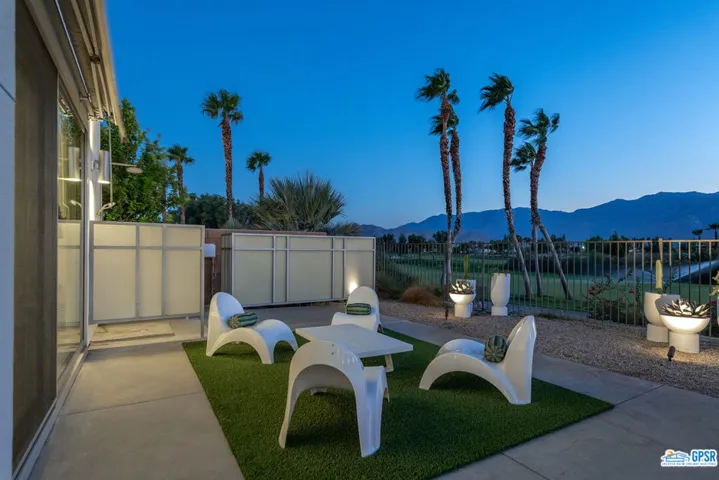 929 Bernardi Lane, Palm Springs, California 92262