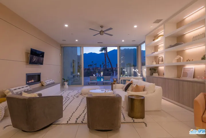 929 Bernardi Lane, Palm Springs, California 92262