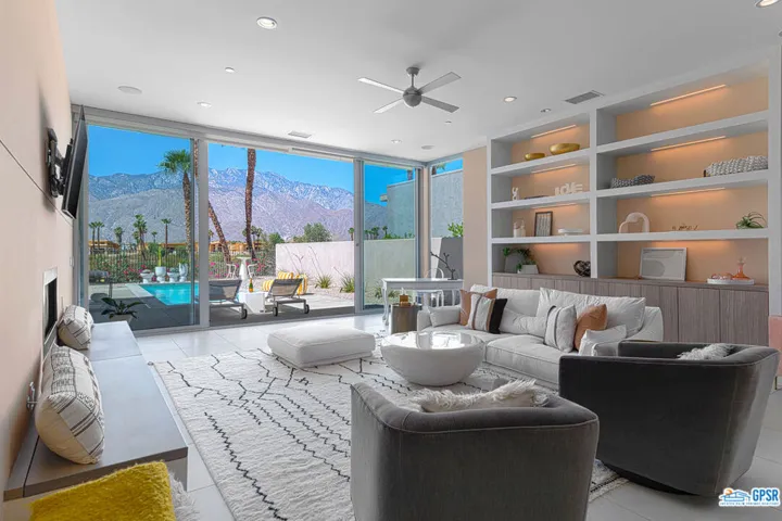 929 Bernardi Lane, Palm Springs, California 92262