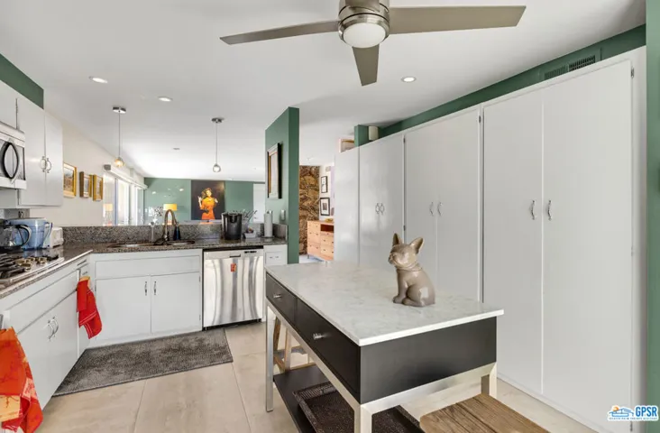 197 W Via Lola 23, Palm Springs, California 92262
