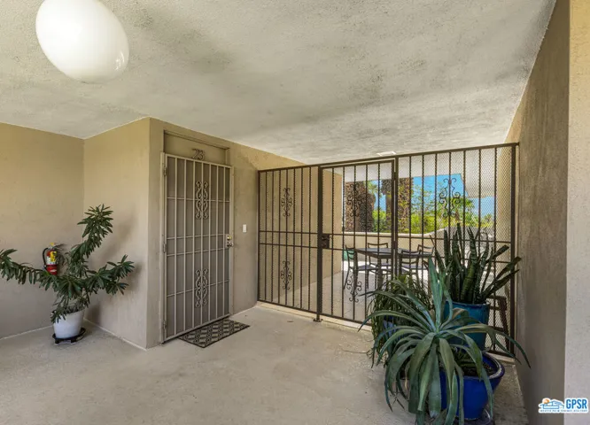 197 W Via Lola 23, Palm Springs, California 92262