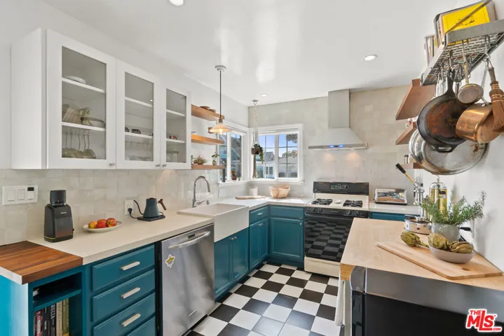 4332 Chase Avenue, Los Angeles, California 90066