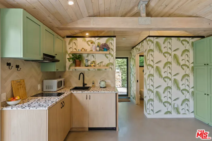 4332 Chase Avenue, Los Angeles, California 90066
