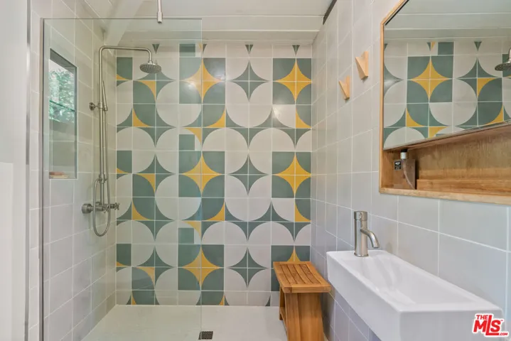 4332 Chase Avenue, Los Angeles, California 90066
