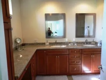 43 Cueta - Master Bath