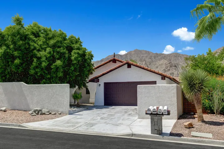 FRONT OF HOME.jpg mls
