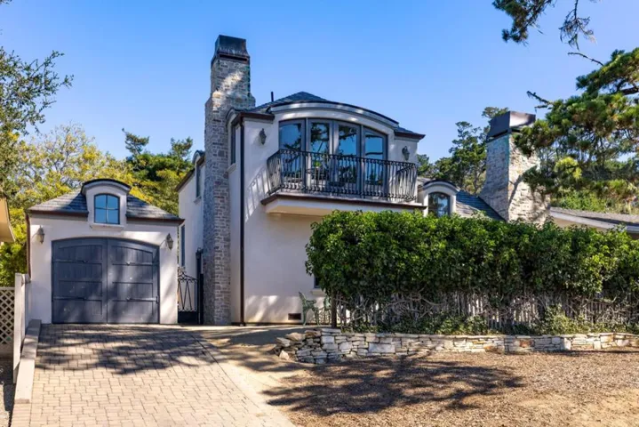 2 Ne 1st Avenue, Carmel, California 93921