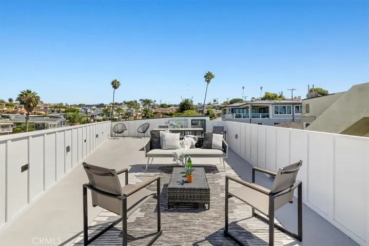 Top level deck