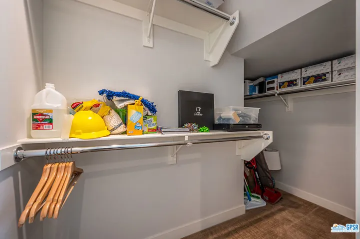 67510 Soho: closet under stairs