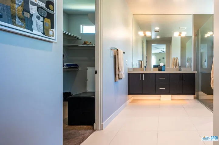 67510 Soho: primary bath