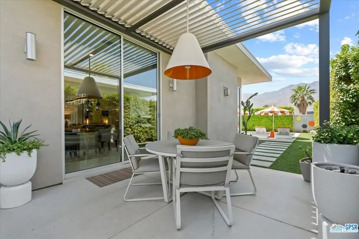 636 Cache Lane, Palm Springs, California 92262