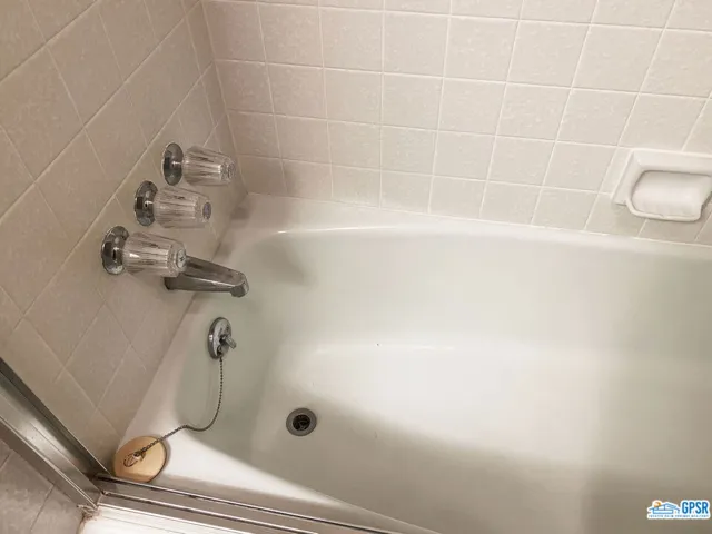 Bathtub