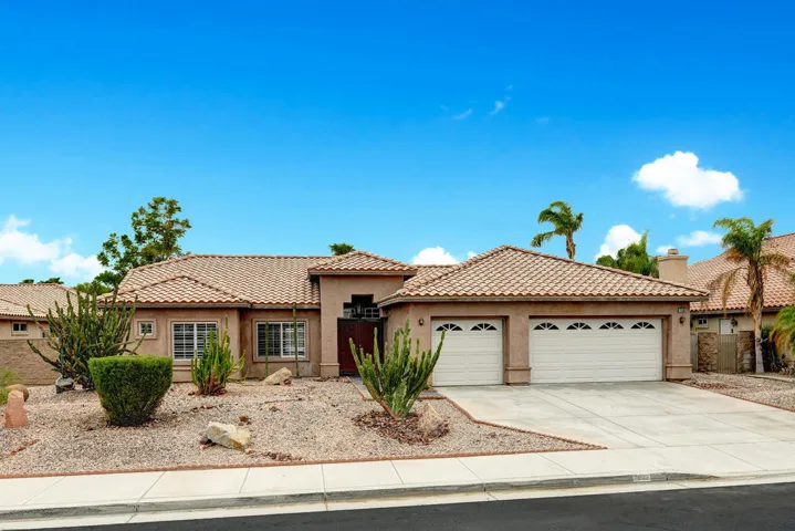 FRONT OF HOME.jpg mls