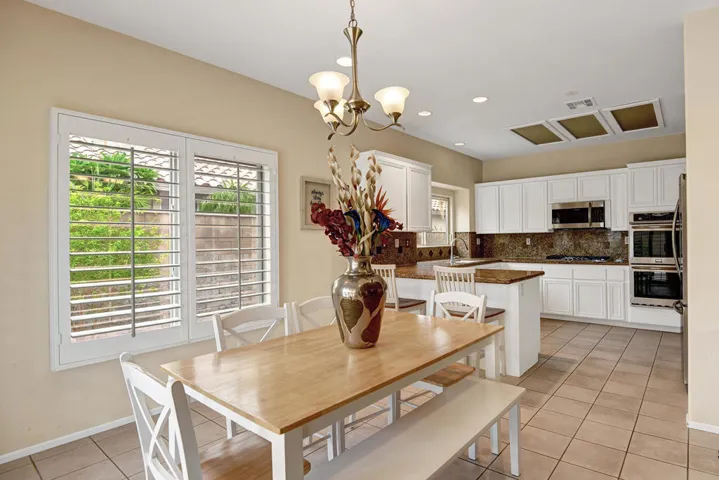 KITCHEN.jpg mls
