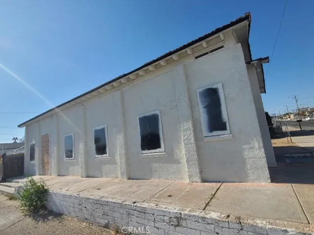113 S 6th Avenue, Barstow, California 92311