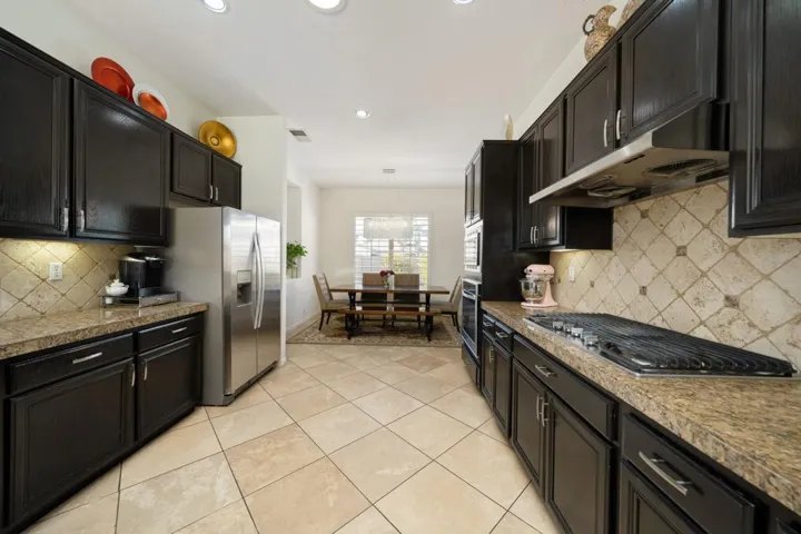 21-web-or-mls-CBParkwayEsplanade_2022_02