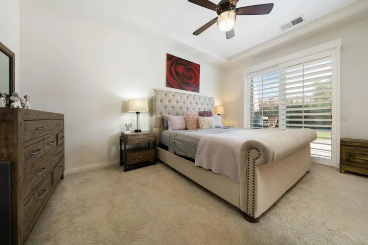 30-web-or-mls-CBParkwayEsplanade_2022_03