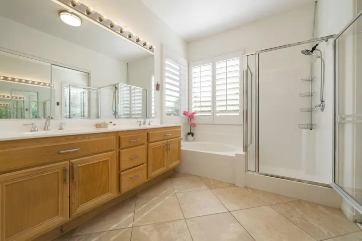 32-web-or-mls-CBParkwayEsplanade_2022_03