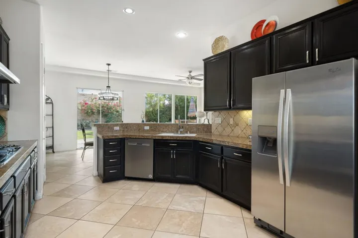 20-web-or-mls-CBParkwayEsplanade_2022_02