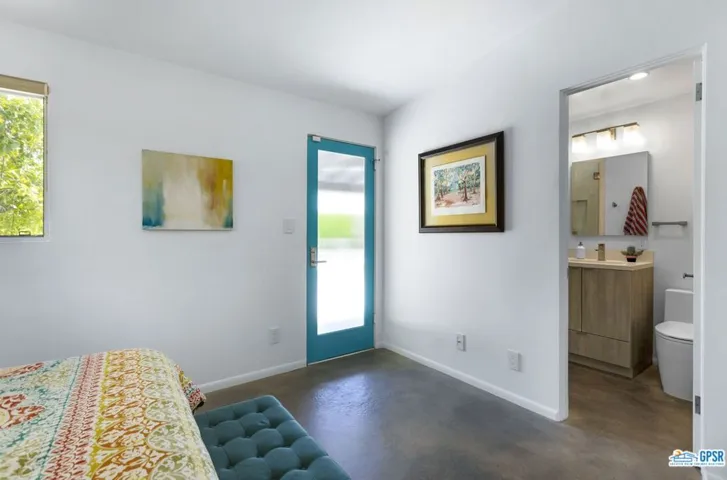 242 Cerritos Drive, Palm Springs, California 92262