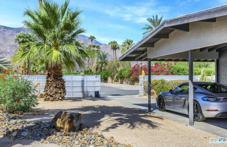 242 Cerritos Drive, Palm Springs, California 92262