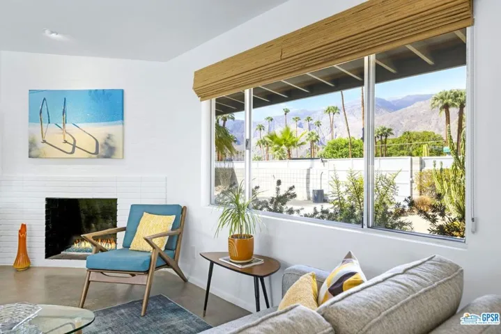 242 Cerritos Drive, Palm Springs, California 92262