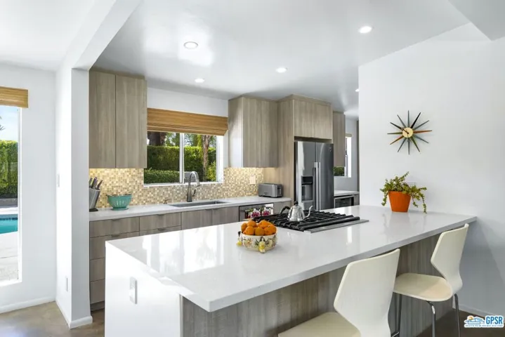 242 Cerritos Drive, Palm Springs, California 92262