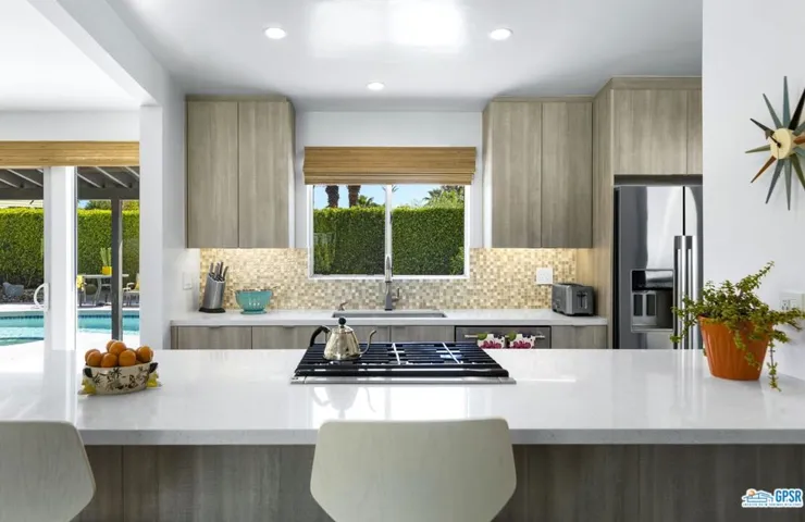 242 Cerritos Drive, Palm Springs, California 92262