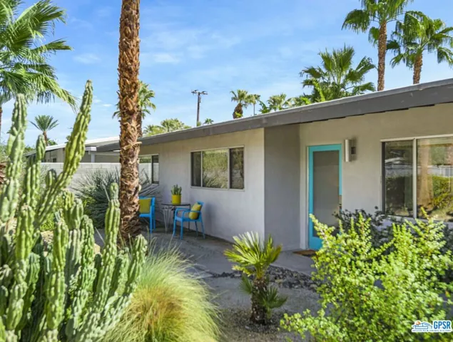 242 Cerritos Drive, Palm Springs, California 92262
