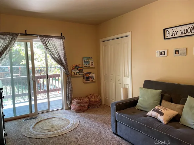 1060 Sandalwood Drive, Lake Arrowhead, California 92352