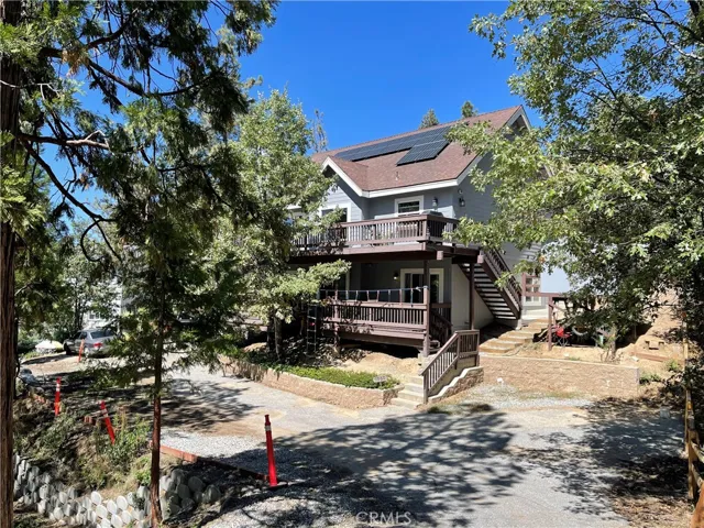 1060 Sandalwood Drive, Lake Arrowhead, California 92352