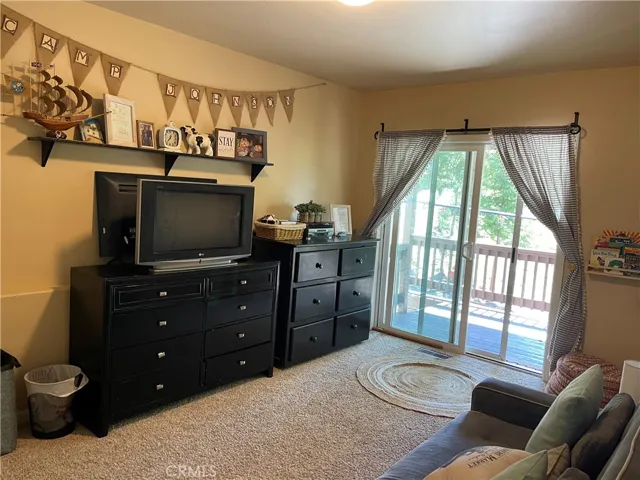 1060 Sandalwood Drive, Lake Arrowhead, California 92352