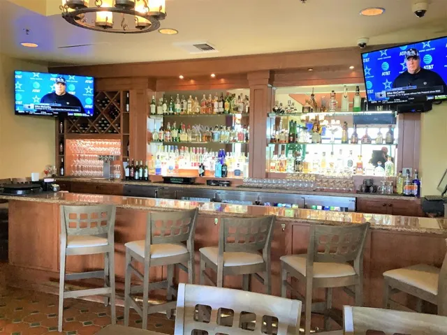 Shadows_Bar