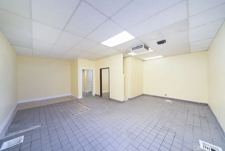 320 S Main Street, Santa Ana, California 92701